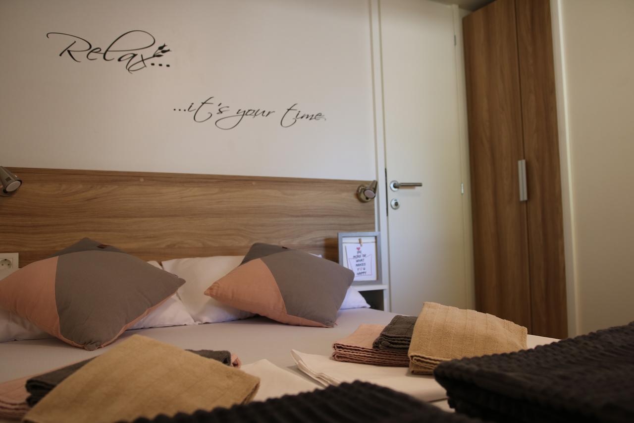 Mobile Laurus Campsite Biograd Na Moru