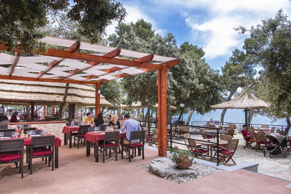 Mobile Laurus Biograd Na Moru